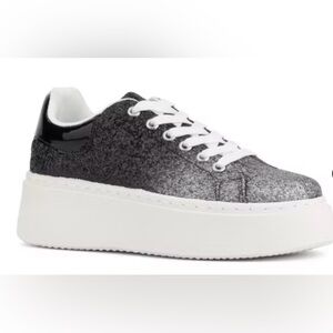 New New York & Company Raphaela Low Top Sneaker Women’s Size: 7